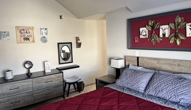 Cozy Mountain Condo with easy access to year-round activities.