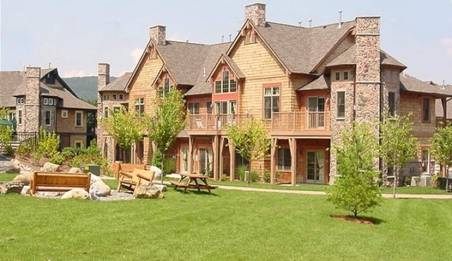 Cozy Mountain Creek Getaway | 2BR/2BA | Ski | Hot Tub | #01-22 Maple