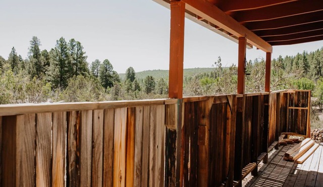 Cozy mountain duplex cabin at The Ranch Retreat in Cibola National Forest !