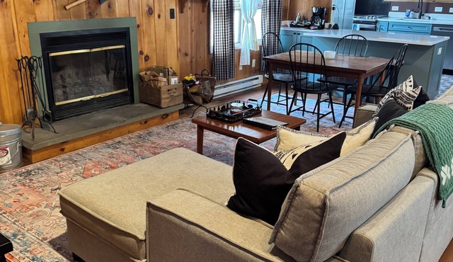 Cozy Mountain Escape near Skiing and Hiking