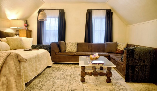 Cozy Mountain Guesthouse Near Park City, Utah.