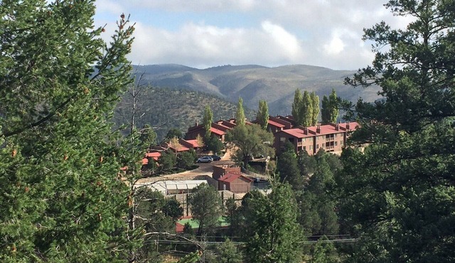 Cozy Mountain Hideaway – 2 Bedroom Condo at Crown Point