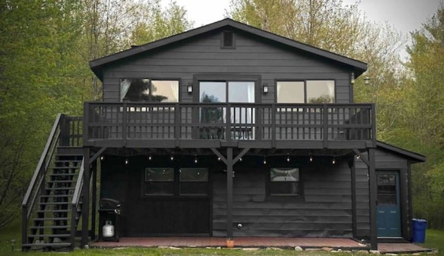 Cozy Mountain House- 50 acres/Trails/Whiteface mnt