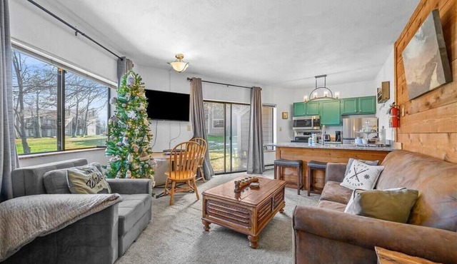 Cozy Mountain Retreat