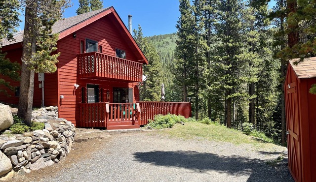 Cozy Mountain Retreat
