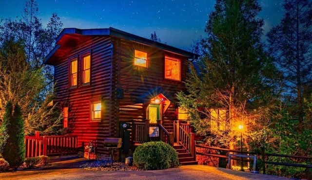 Cozy Mountain Retreat with Private Hot Tub