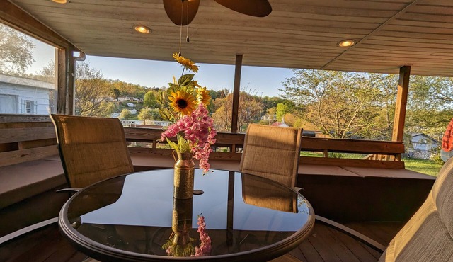 Cozy Mountain Retreat:The Ultimate WV Getaway w/large hot tub on spacious porch