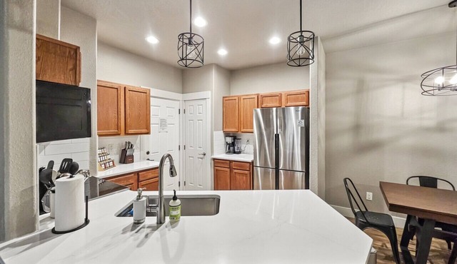 Cozy Mountain Retreat Near Tamarack & Lake Cascade