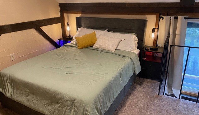 Cozy Mountain-Side Condo #10 at Greek Peak