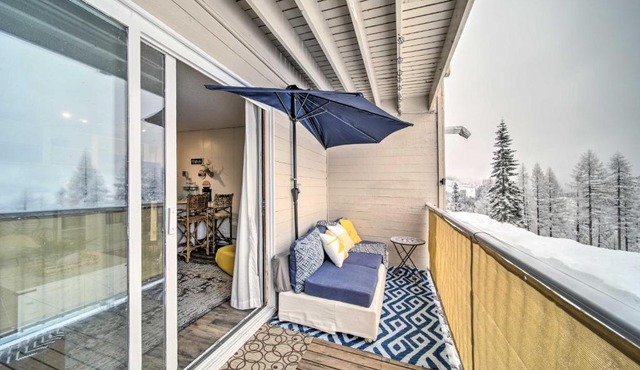 Cozy Mt Spokane Studio with Community Amenities