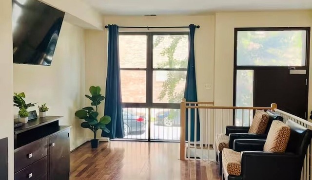 Cozy Mt. Vernon Townhome