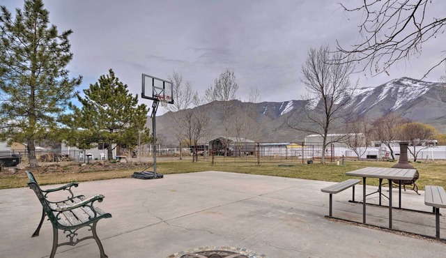 Cozy Mtn Apt ~10Mi to Great Lake State Park