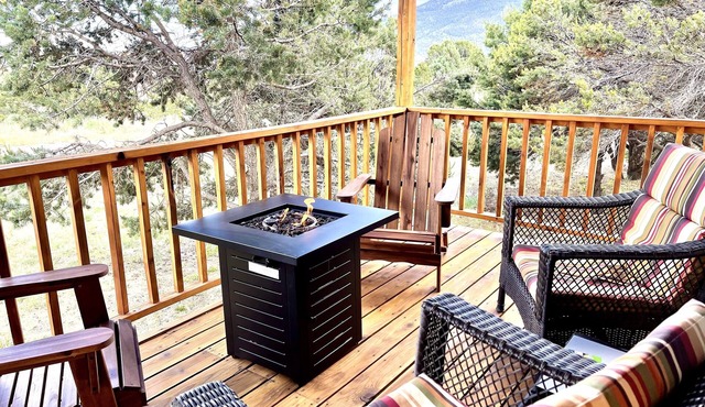 Cozy MTN View Cabin-Ski Wolf Creek 22 miles Fire Pit-WiFi-Dog Friendly!