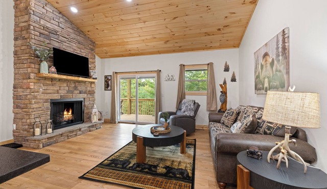 Cozy Murphy Cabin Near Lake Hiwassee & Wineries