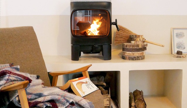 Cozy N'est house on historic courtyard-garden, close to station and city center