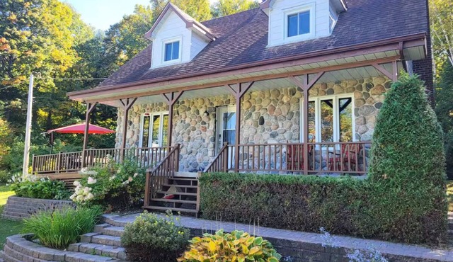 Cozy Nature Cottage Retreat – Relax, Unwind & Recharge
