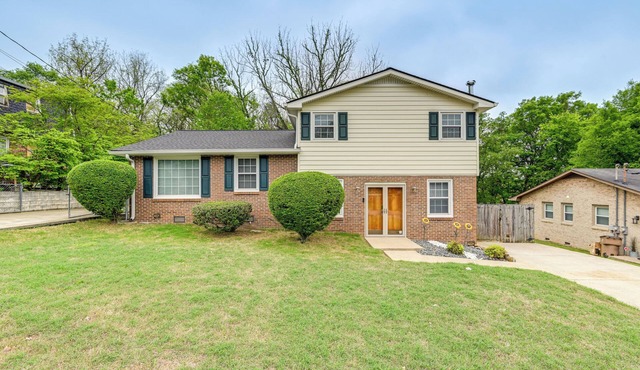 Cozy Nashville Getaway: 11 Mi to Downtown!