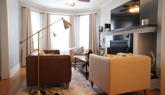 Cozy Nest in Chicago's Vibrant Lincoln Square