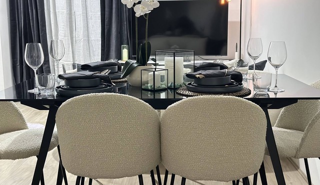 Cozy nest in Crows Nestn