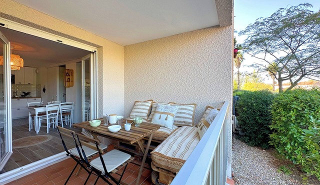 Cozy nest near the beach quiet balcony parking available