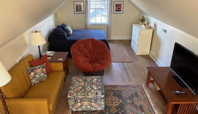 Cozy Nest Near The River