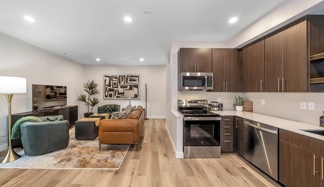 Cozy New 2BR in Tekamah | Walk to Food & Gym