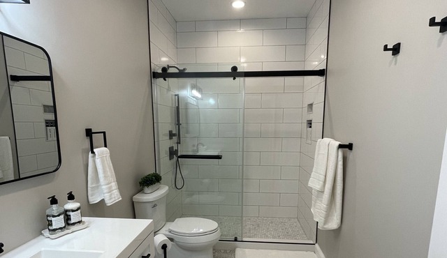 Cozy New Construction One Bedroom Retreat!