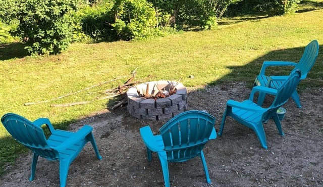 Cozy new efficiency close to beach and shopping