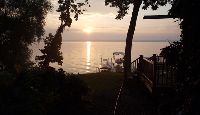 Cozy new England style cottage Right on Wine and Beer Trail