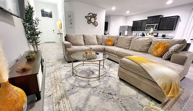 Cozy New home in Forth Worth- 8 miles from 7 miles from Alliance and stockyards!