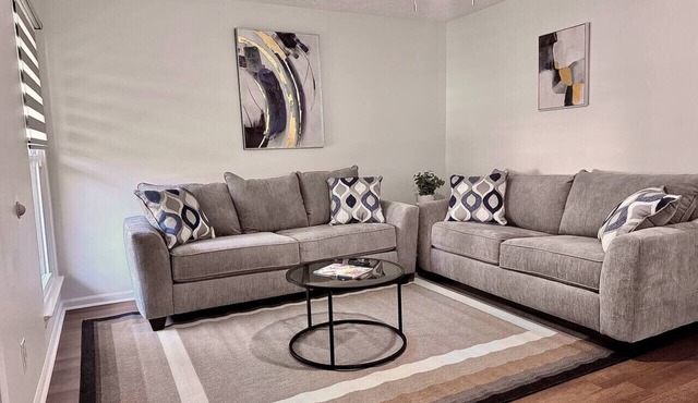 Cozy New Modern On I-95