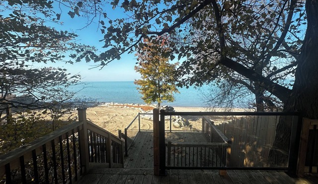 Cozy new RV steps from beautiful Lake Huron