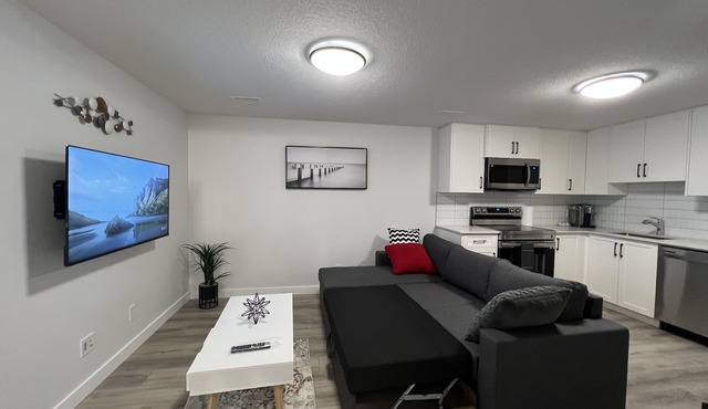 Cozy New Suite in NW Calgary