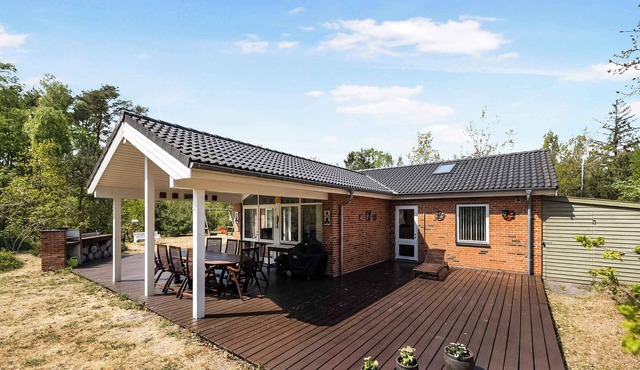 Cozy newer large holiday home in Snogebæk