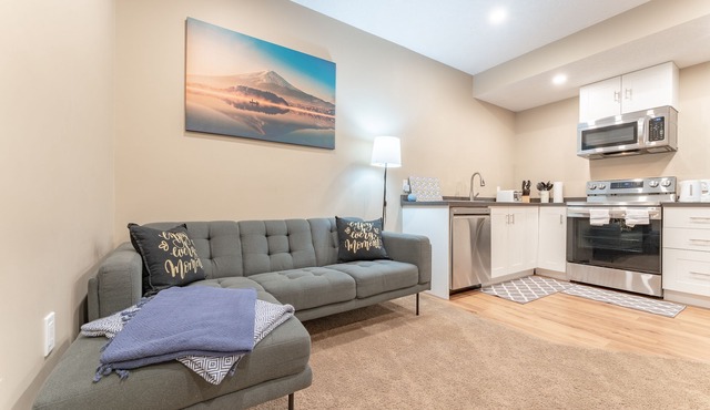 Cozy newly built basement apartment in Sherwood