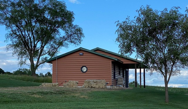 Cozy Newly Built Cabin with Scenic Views