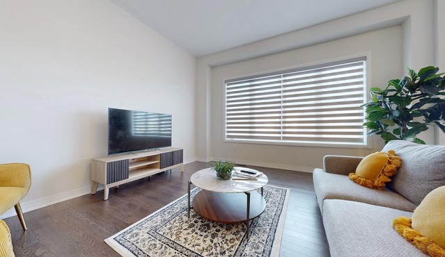 Cozy Newly Built Orillia Lakeside 5 Bedroom House! 3 minutes walk to the lake!