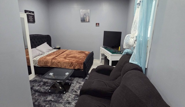 Cozy & newly bult 1 bed studio with basic amenities in serene Irvington