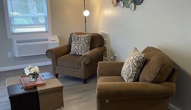 Cozy newly renovated 2 bedroom bungalow-centrally located!