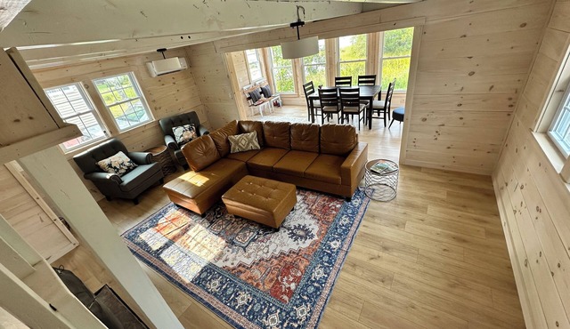 Cozy Newly Renovated Cottage On Pushaw Lake in Orono