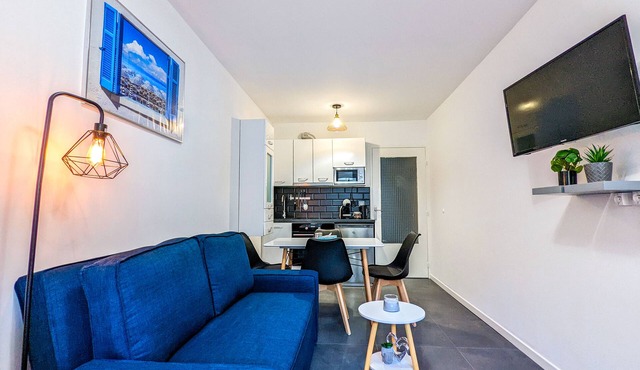 Cozy * Next To The Beach * Modern * Tram * Clim * WI-FI * Promenade *