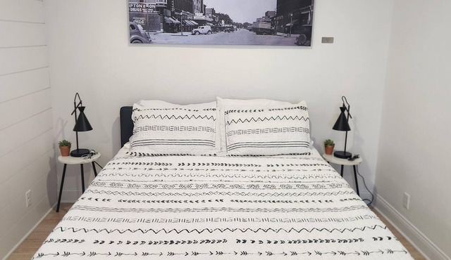 Cozy Nook Cottage With Hot Tub