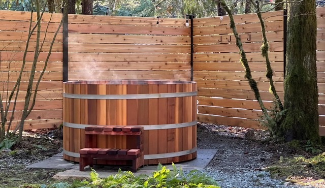 Cozy Nordic style cabin with cedar barrel hot tub