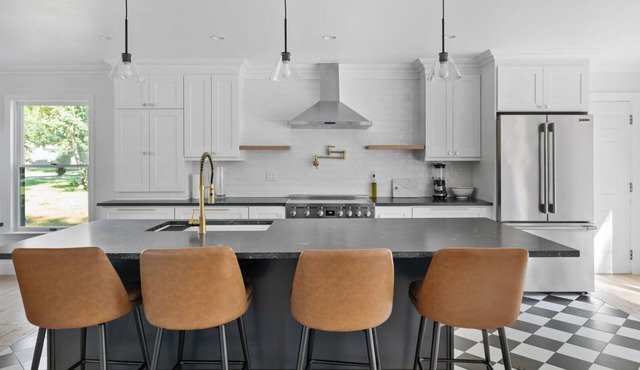 Cozy North Fork Home Close to Beaches, Wineries, and Town, Perfect for Families