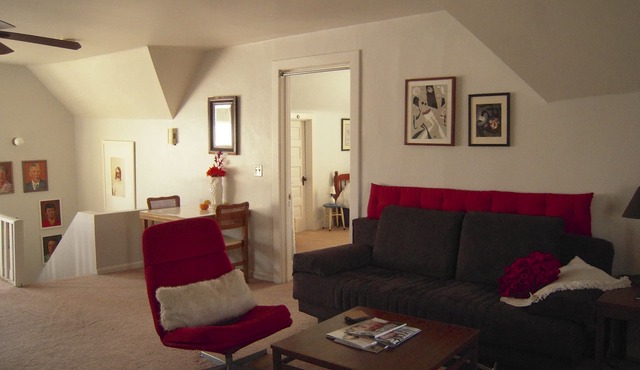 Cozy Northside Apt near Transp, Loyola&NW, Beach, nSep Entrance&Free Street Park