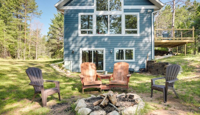 Cozy Northwoods Cabin w/Private Lake Access