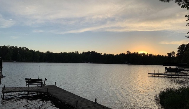 Cozy Northwoods Lakefront Cabin