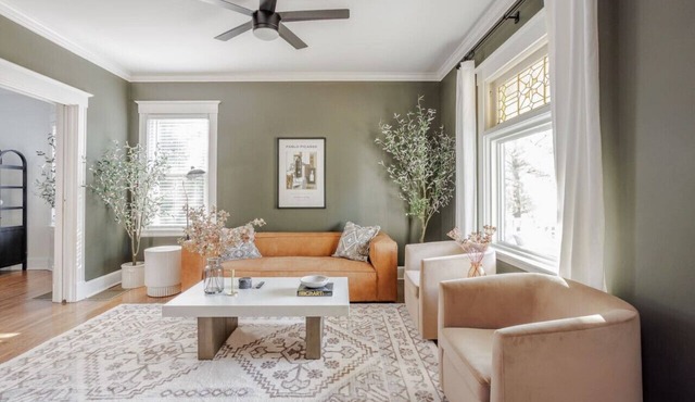Cozy Oakley 4B with Garage 10 min to Downtown, UC Hospitals