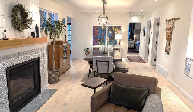 Cozy oasis for professionals, where comfort & productivity seamlessly converge!