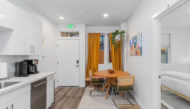 Cozy Oasis in the heart of Capitol Hil